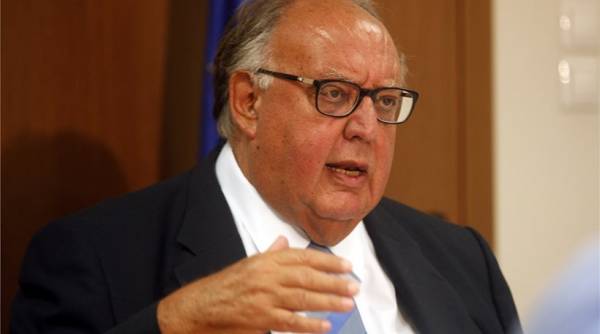 Πάγκαλος για Θεοδωράκη: "Λαθρεμπόριο ιδεών τα ποτάμια και οι ελιές"