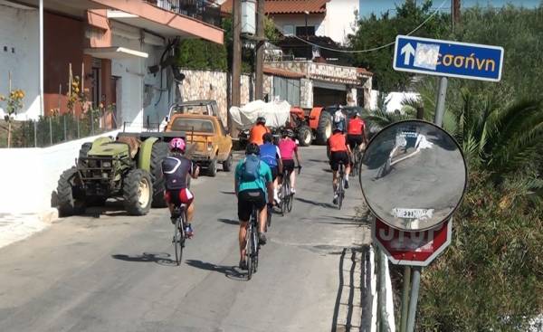 Άγγλοι ποδηλάτες στην μεσσηνιακή ύπαιθρο (βίντεο)