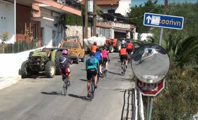 Άγγλοι ποδηλάτες στην μεσσηνιακή ύπαιθρο (βίντεο)