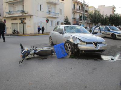 Καλαμάτα: Τροχαίο στη διασταύρωση Βασ. Γεωργίου και Ακρίτα