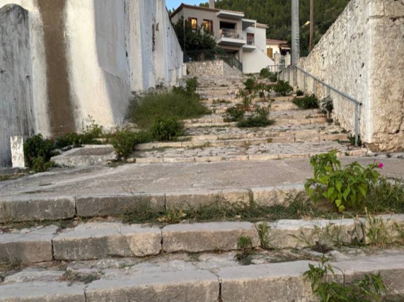 Οι παλιές πόλεις είναι εθνικός πλούτος και εθνική κληρονομιά: Ποιος θα σώσει τα καλντερίμια της Κυπαρισσίας στην παλιά πόλη;