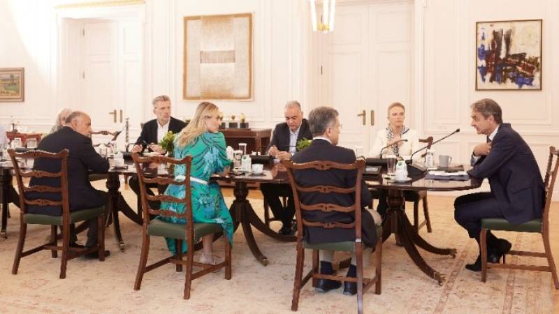 Ο Κυρ. Μητσοτάκης συναντήθηκε με τους ευρωβουλευτές της ΝΔ στο Μέγαρο Μαξίμου