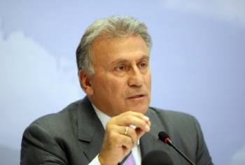 Ψωμιάδης: "Να προστατεύσουμε τη φέτα και τις ελιές Καλαμάτας"