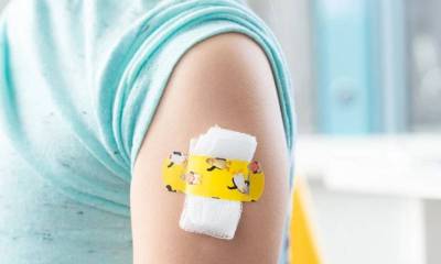 Ανακτά ορμή ο εμβολιασμός των παιδιών διεθνώς μετά την μείωσή του τα χρόνια της πανδημίας του νέου κορονοϊού (ΟΗΕ)