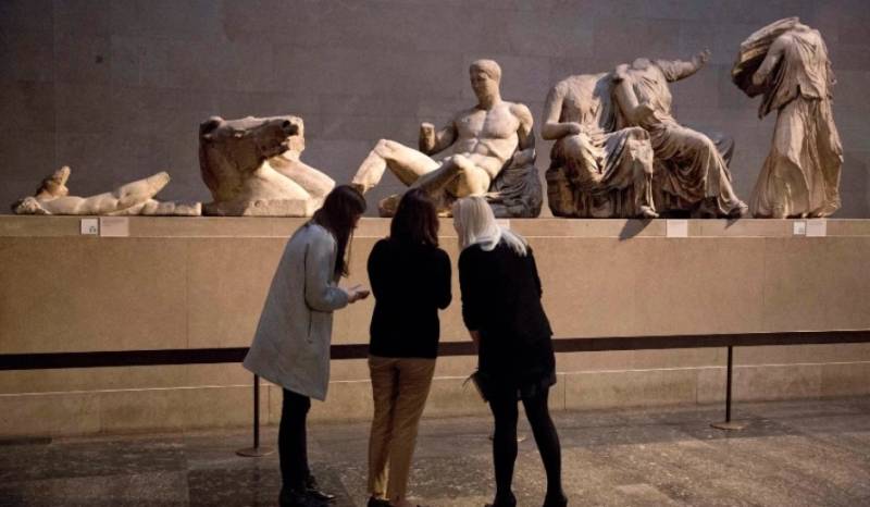 New York Times για Γλυπτά Παρθενώνα: Ενώ η Ευρώπη επιστρέφει τεχνουργήματα, η Βρετανία παραμένει σιωπηλή
