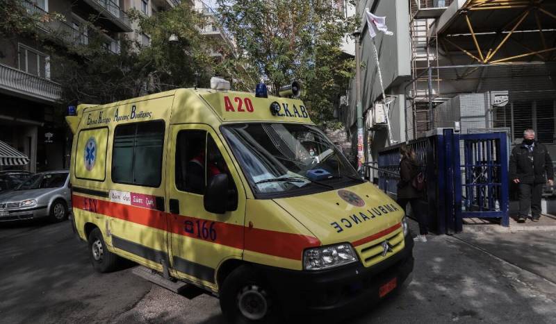 Παγκράτι: Οδηγός μηχανής ξυλοκόπησε 36χρονη επειδή αργούσε να παρκάρει! (βίντεο)