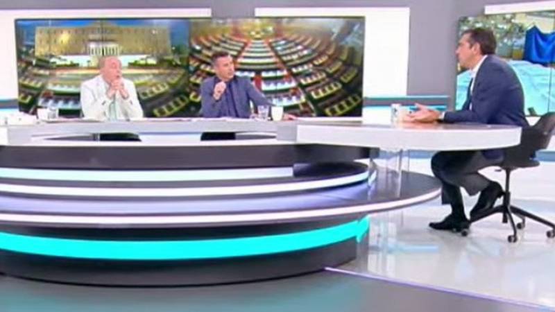 Τσίπρας: Οι εξαγγελίες της κυβέρνησης για παροχές τελευταίας στιγμής δείχνουν πανικό (βίντεο)