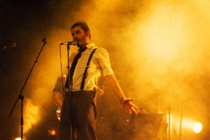 Ο πρώτος δίσκος των "Roundlights" στο 5ο Live Festival στα Παπλωματάδικα