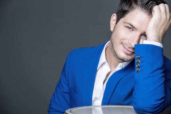 «αυτό που ορίζουμε ως “έντεχνο” δεν είναι η ποιοτική ποπ μουσική;»