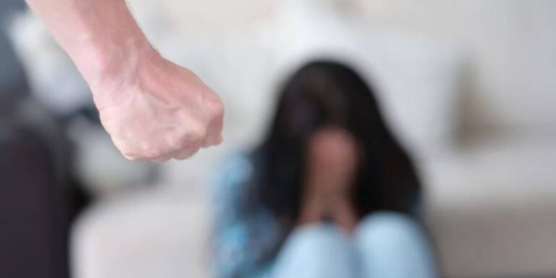 Σοβαρή υπόθεση ενδοοικογενειακής βίας στην Κάρυστο (βίντεο)