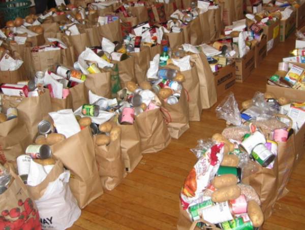 Διανομή βοήθειας σε Κυπαρισσία και Κοπανάκι