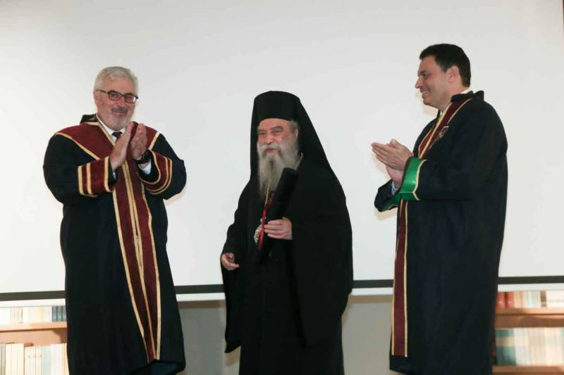 Επίτιμος διδάκτωρ του Πανεπιστημίου Πειραιά ο μητροπολίτης Μονεμβασίας και Σπάρτης Ευστάθιος
