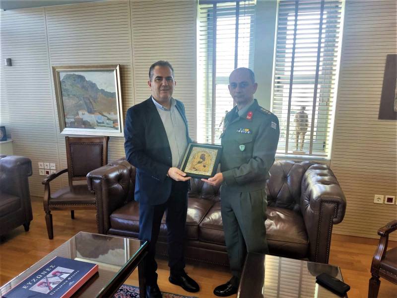 Εθιμοτυπική επίσκεψη Χαρίτου σε Βασιλόπουλου