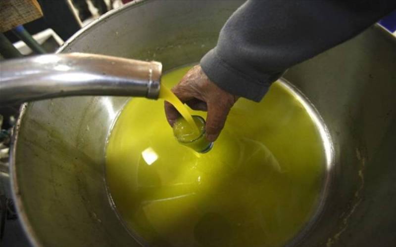 Κάτω από 3 ευρώ το λάδι στη Μεσσηνία - 5 ευρώ πωλείται στην Κοζάνη!