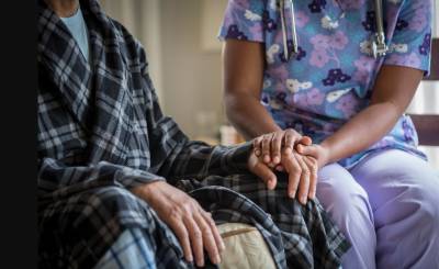 Αυξημένος ο κίνδυνος Αλτσχάιμερ για τους ηλικιωμένους που νόσησαν με Covid-19 σύμφωνα με έρευνα