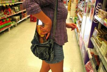 Τσιγγάνοι έκλεψαν τρόφιμα από κατάστημα στα Ισθμια