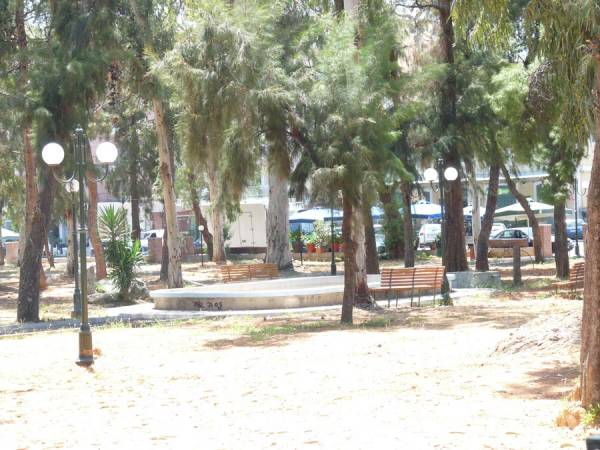 Ακύρωση του φεστιβάλ της Χρυσής Αυγής (;) - Απαγόρευση πολιτικών εκδηλώσεων τον Αύγουστο στο Πάρκο Λιμενικού