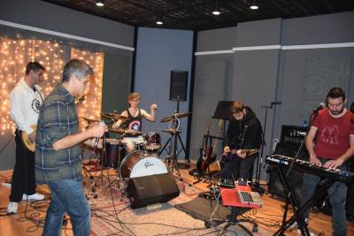 Οι Καλαματιανοί &quot;One Year Delay&quot; για το νέο τους δίσκο (vids)