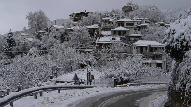 Xιόνια στο Πήλιο, θυελλώδεις άνεμοι στις Σποράδες