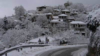 Xιόνια στο Πήλιο, θυελλώδεις άνεμοι στις Σποράδες