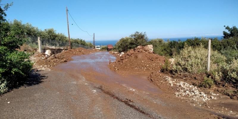 Καταστροφές από καταιγίδα σε Ξηρόκαμπο και Στασιό