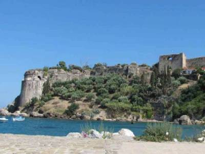 Δημοπρατείται η στερέωση πρανών Κάστρου Κορώνης