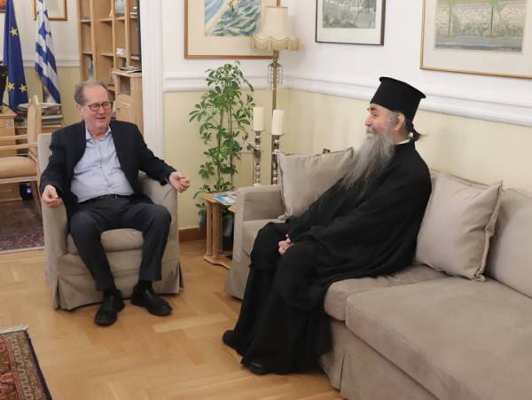 Εμπρός στο δρόμο που χάραξε... ο Τατούλης