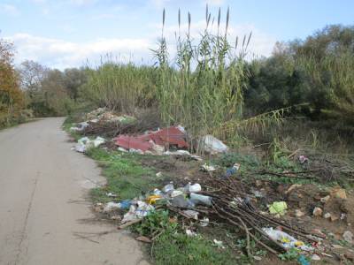 Σκουπιδότοπος στη Μαυροζούμενα