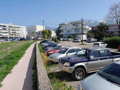 Πάρκινγκ κοντά στο κέντρο της Καλαμάτας