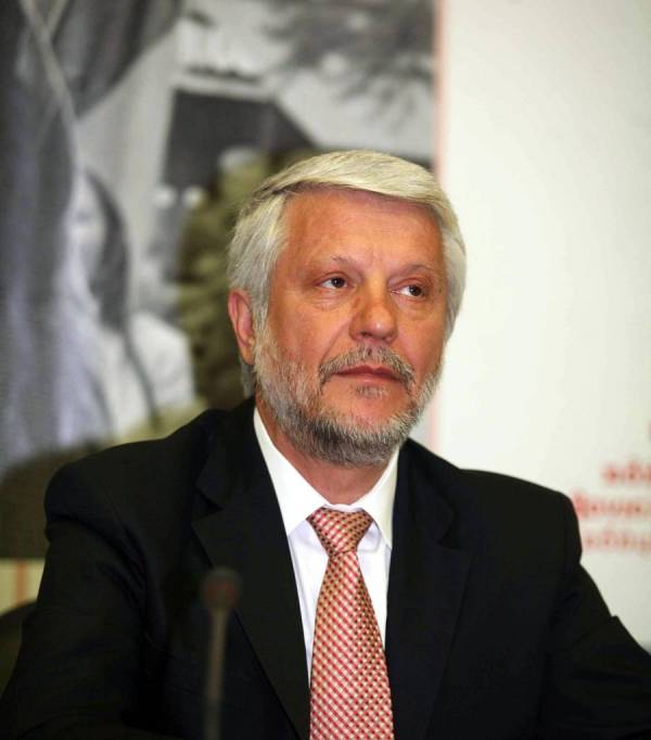 Γιατί ο Πέτρος Τατούλης είναι ακόμα «ζωντανός»;