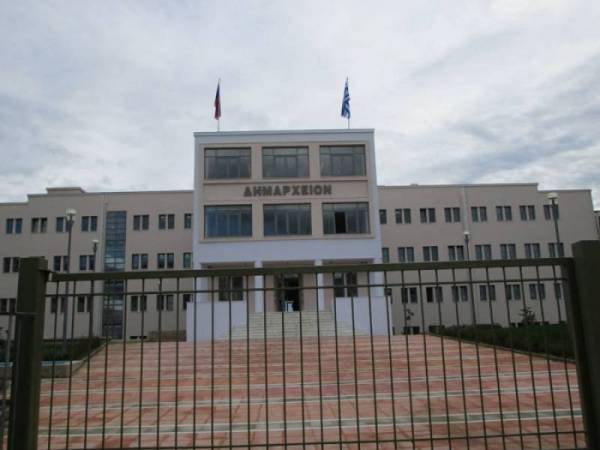 Παρακμή με ύβρεις και χαρακτηρισμούς στο Δημοτικό Συμβούλιο Καλαμάτας