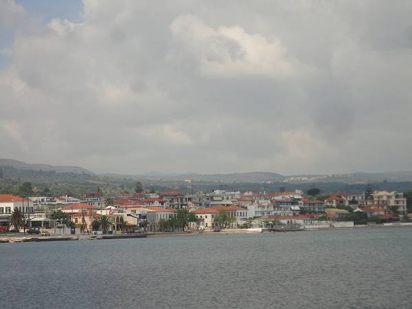 Ανοιχτά τις καλοκαιρινές Κυριακές θέλουν τα καταστήματα στο Πεταλίδι