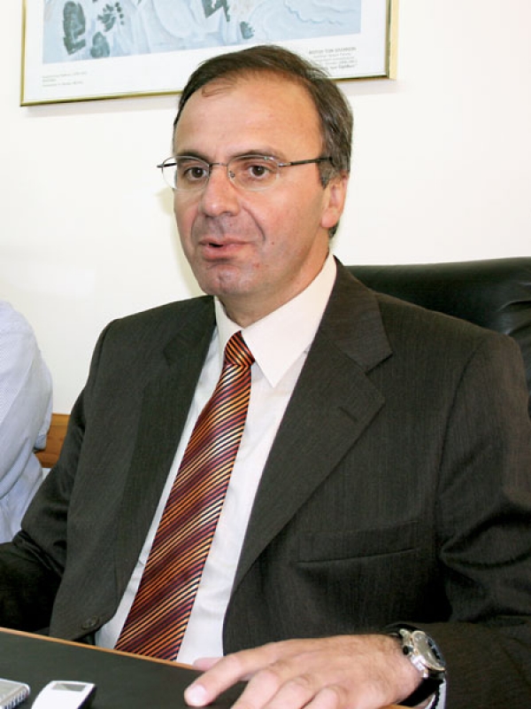 Στο στόχαστρο του Νίκα ο Π. Μισθός για τη μεταφορά των μαθητών