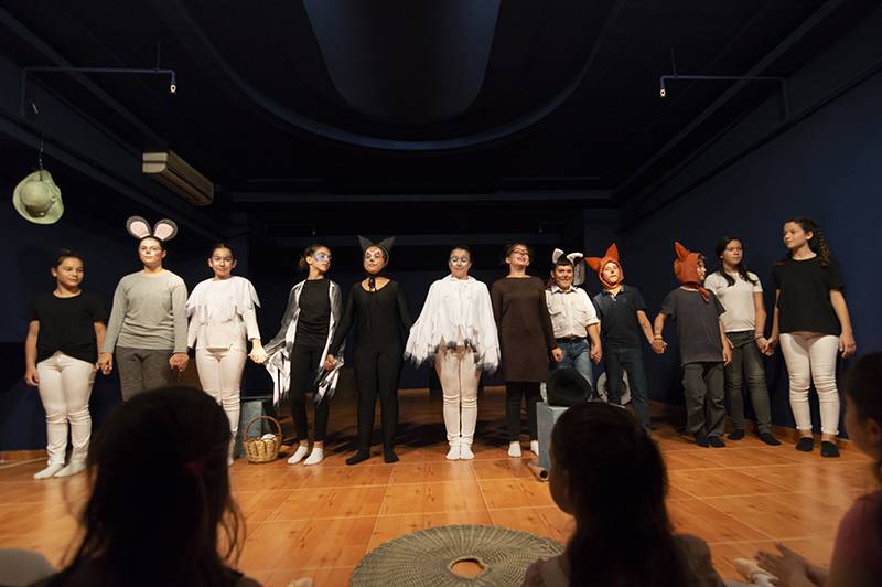 “Ενας γάτος… με μεγάλη καρδιά” στα Εκπαιδευτήρια Μπουγά