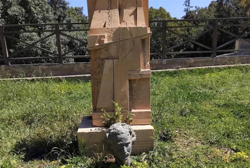 Aποκεφάλισαν την προτομή του Νίκου Ξυλούρη στο Ηράκλειο