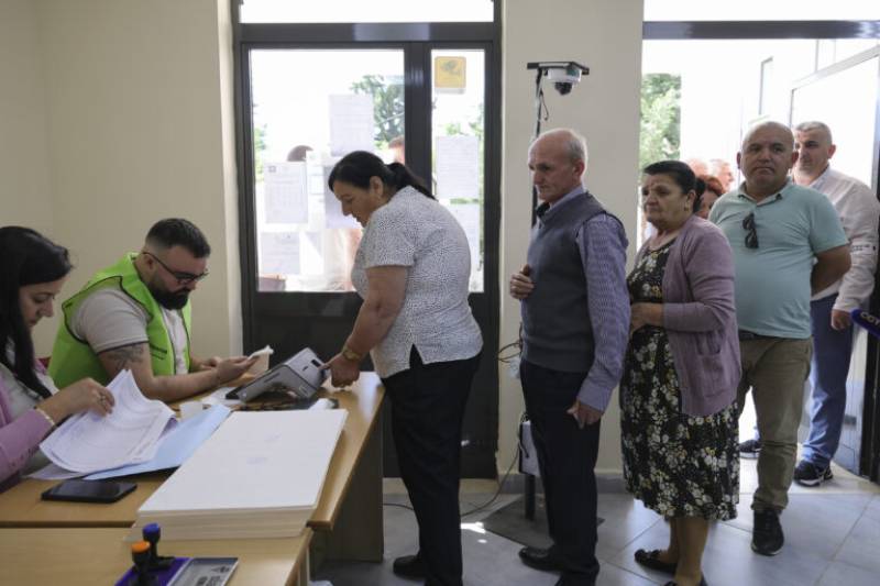 Εκλογές στην Αλβανία: «Μονομαχία» Ράμα – Μπερίσα (βίντεο)