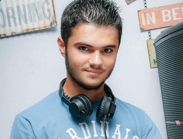 17χρονος στην Κυπαρισσία δημιουργεί "έξυπνο" ηλεκτρονικό δωμάτιο