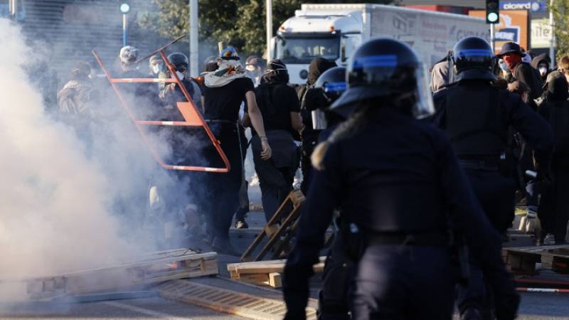 Κλίμα έντασης σε όλη τη Γαλλία