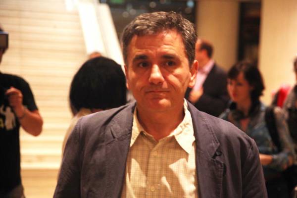 Τσακαλώτος: "Εάν διαλυθεί η ευρωζώνη θα δημιουργηθεί μια επικίνδυνη πολιτική κατάσταση στην Ευρώπη"