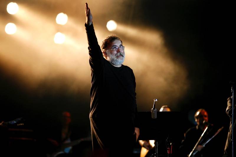 Ο πολιτικός κόσμος αποχαιρετάει τον Θάνο Μικρούτσικο