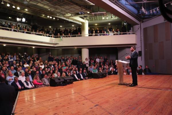 Ομιλία Ανδρουλάκη στην Καλαμάτα: “Σταθερότητα με ισχυρό ΠΑΣΟΚ” (βίντεο)