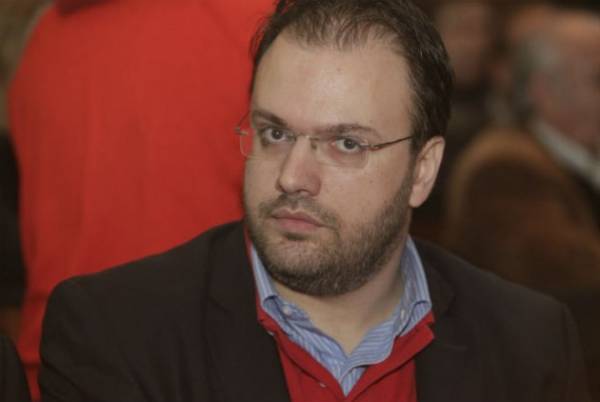 Αναβάλλεται η επίσκεψη του Θανάση Θεοχαρόπουλου