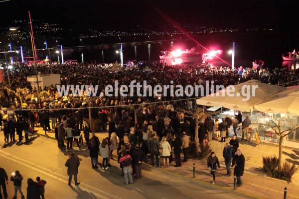 Συνάντηση τριών επιταφίων στο λιμάνι της Καλαμάτας