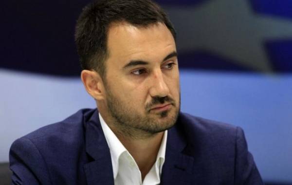 Ο Χαρίτσης διαχειριστής του λογαριασμού για τους πρόσφυγες