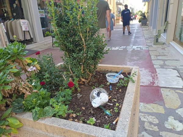 Τις “ βλέπουν” σαν κάδο απορριμμάτων