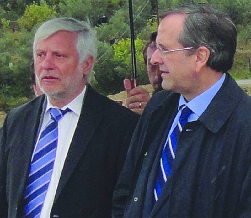 Προσπαθεί να ρίξει γέφυρες σε Σαμαρά ο Τατούλης!!!