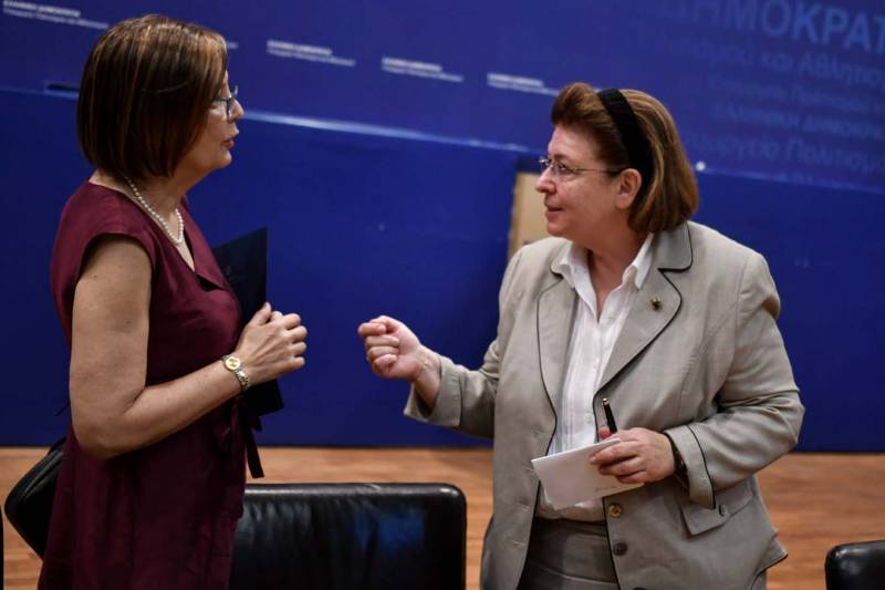 Παράδοση - παραλαβή υπουργείου Πολιτισμού: Ενδιαφέρον Μενδώνη για την Αρχαία Μεσσήνη