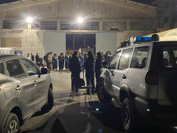 81 μετανάστες μεταφέρθηκαν στις αποθήκες του λιμανιού Καλαμάτας - Συνελήφθησαν 2 Αιγύπτιοι