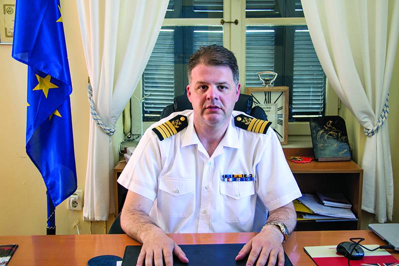 Ο λιμενάρχης Καλαμάτας Αντ. Δουμάνης στην “Ε”: Διαρκής προσπάθεια του Λιμενικού για προστασία του θαλάσσιου περιβάλλοντος