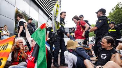 200 συλλήψεις σε διαδήλωση εναντίον της συνόδου του NATO στη Χάγη